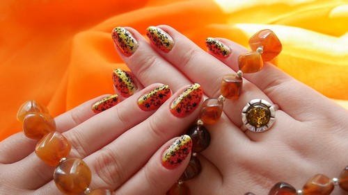Manucure d'automne à la mode - Photo d'idée nail art saisonnière