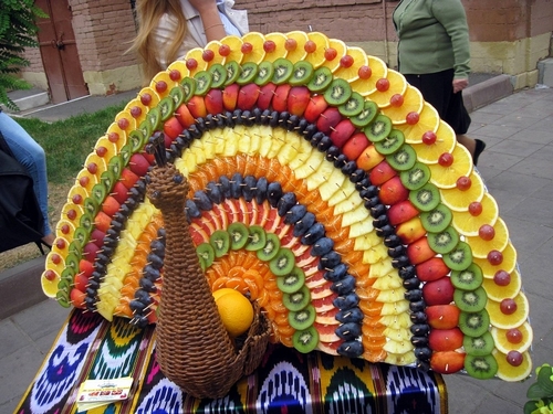 Felii de fructe pe masa festivă - idei foto uimitoare