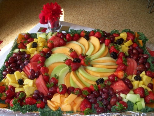 Krojenie owoców na świątecznym stole - niesamowite pomysły na zdjęcia
