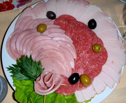 Hvordan man laver kødskæringer - ideer til et festligt bord