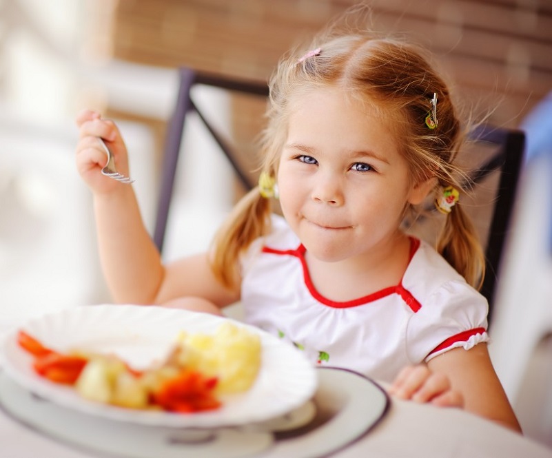 Preparare piatti per bambini: idee per madri amorevoli