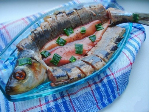 Fatias de peixe - idéias sobre como organizar lanches de peixe na mesa festiva