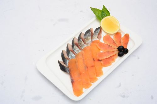 Fish slicing - ideas on how to arrange fish snacks on the festive table