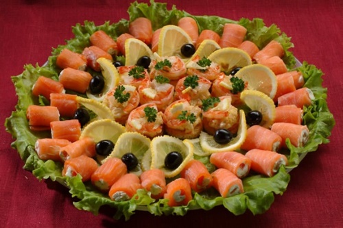 Fatias de peixe - idéias sobre como organizar lanches de peixe na mesa festiva