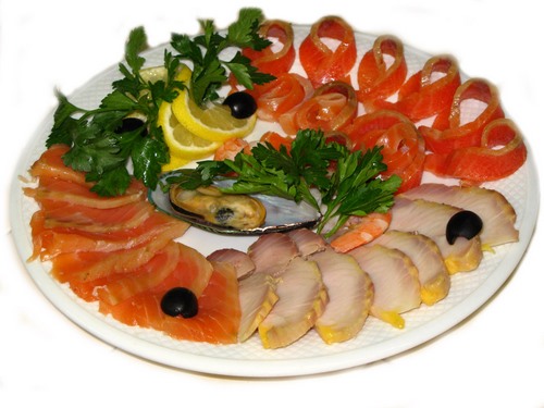 Fish slicing - ideas on how to arrange fish snacks on the festive table