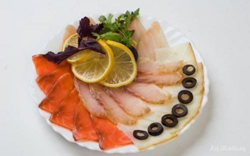 Fish slicing - ideas on how to arrange fish snacks on the festive table