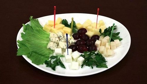 Beautiful and tasty cheese slices - the best design ideas