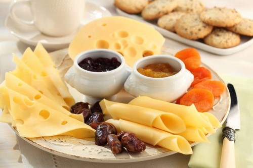 Skaistas un garšīgas siera šķēles - labākās dizaina idejas