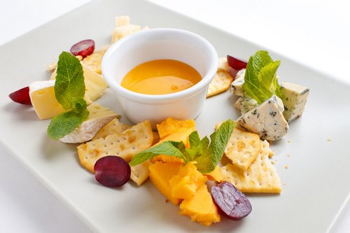 Gyönyörű és ízletes sajt szelet - a legjobb tervezési ötletek