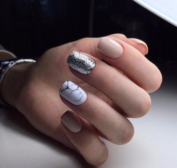Elegante manicura de mármol 2020-2021: las mejores ideas para el diseño de uñas al estilo de la piedra de mármol