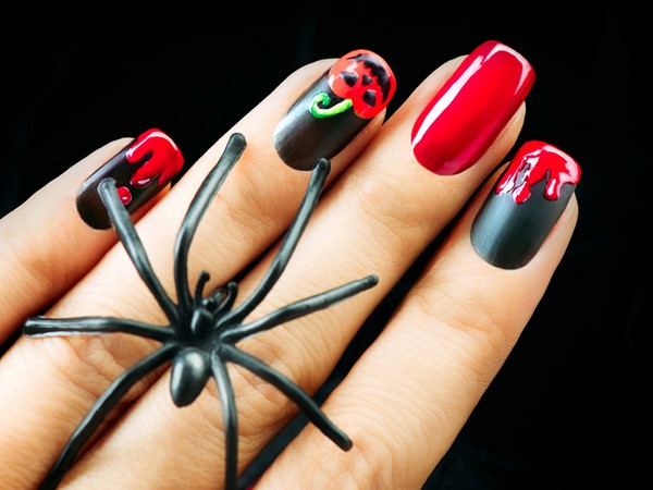 Neobična manikura za Halloween 2019: spektakularne ideje o dizajnu noktiju na fotografiji