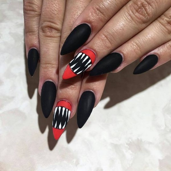Niezwykły manicure na Halloween 2019: spektakularne pomysły na projektowanie paznokci na zdjęciu