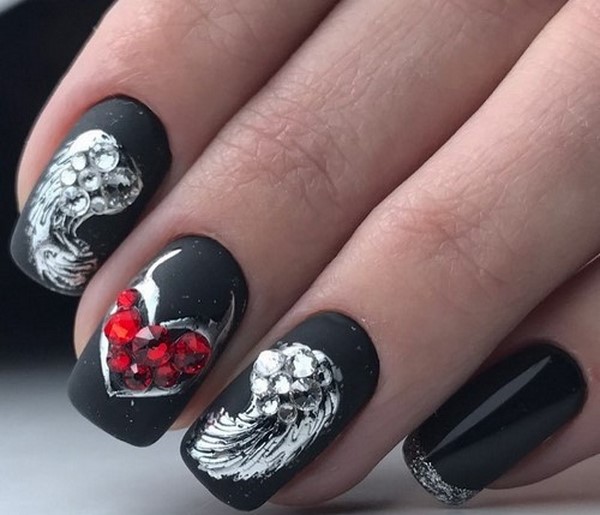 Ovanlig manikyr för Halloween 2019: spektakulära idéer för nageldesign på fotot