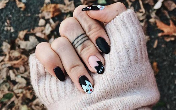 Ongebruikelijke manicure voor Halloween 2019: spectaculaire ideeën voor nagelontwerp op de foto