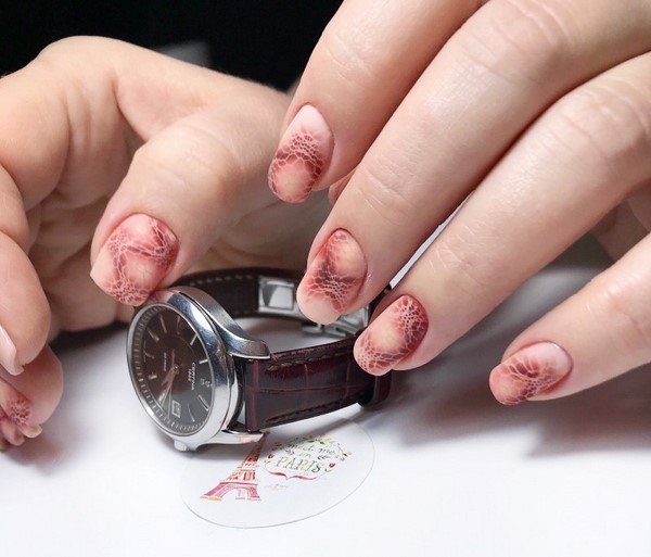 Manicure insolita per Halloween 2019: idee spettacolari per il design delle unghie nella foto