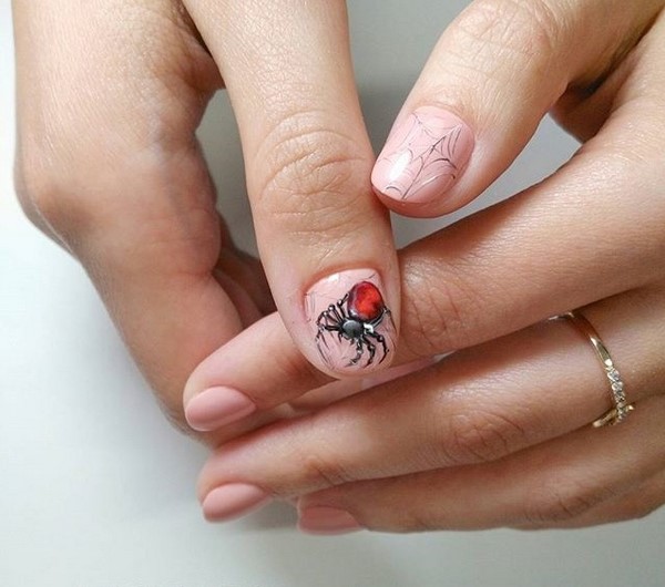 Manucure inhabituelle pour Halloween 2019: des idées de conception d'ongles spectaculaires sur la photo