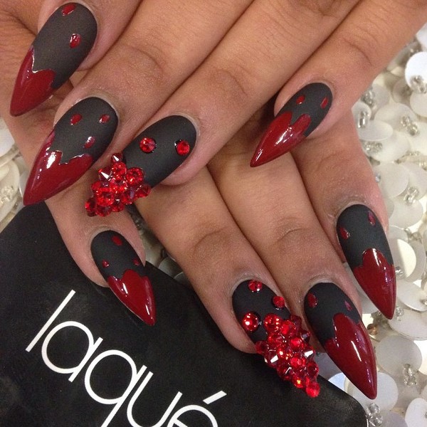 Ongebruikelijke manicure voor Halloween 2019: spectaculaire ideeën voor nagelontwerp op de foto