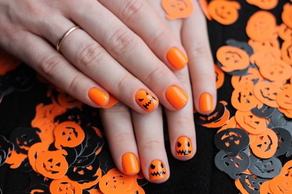 Ongebruikelijke manicure voor Halloween 2019: spectaculaire ideeën voor nagelontwerp op de foto