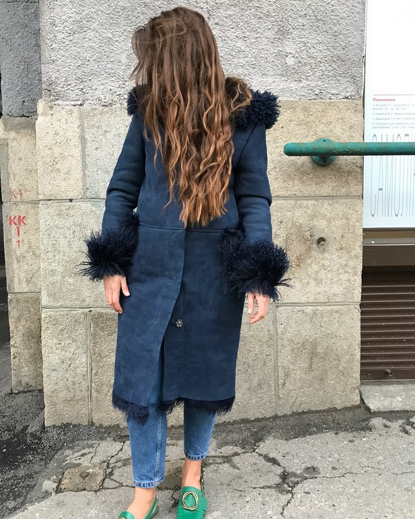 Ensembles Megamode avec des manteaux en peau de mouton 2019-2020 pour l'automne et l'hiver: les meilleures nouvelles et tendances