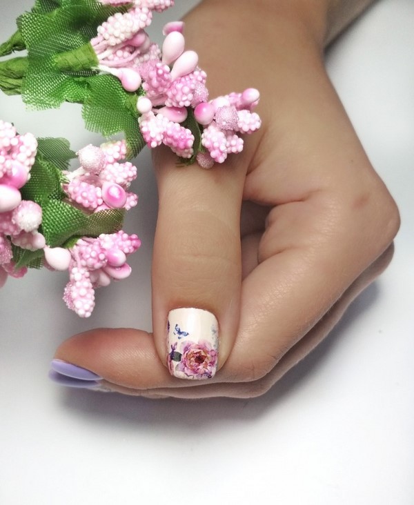 Wyrafinowany manicure ślubny panny młodej 2020-2021: najpiękniejsze pomysły na zdjęciu