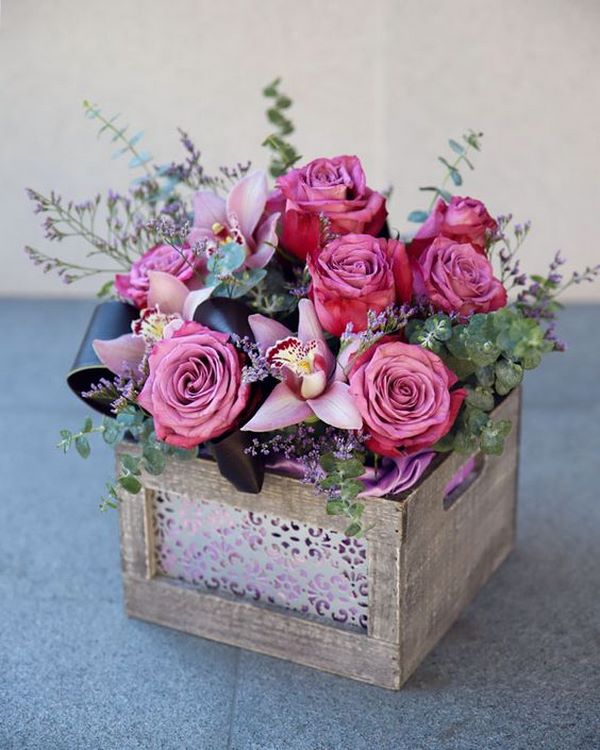 Charming floral arrangements 2020-2021: top trends and trends of the season in the photo