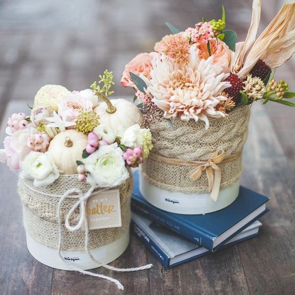 Charming floral arrangements 2020-2021: top trends and trends of the season in the photo